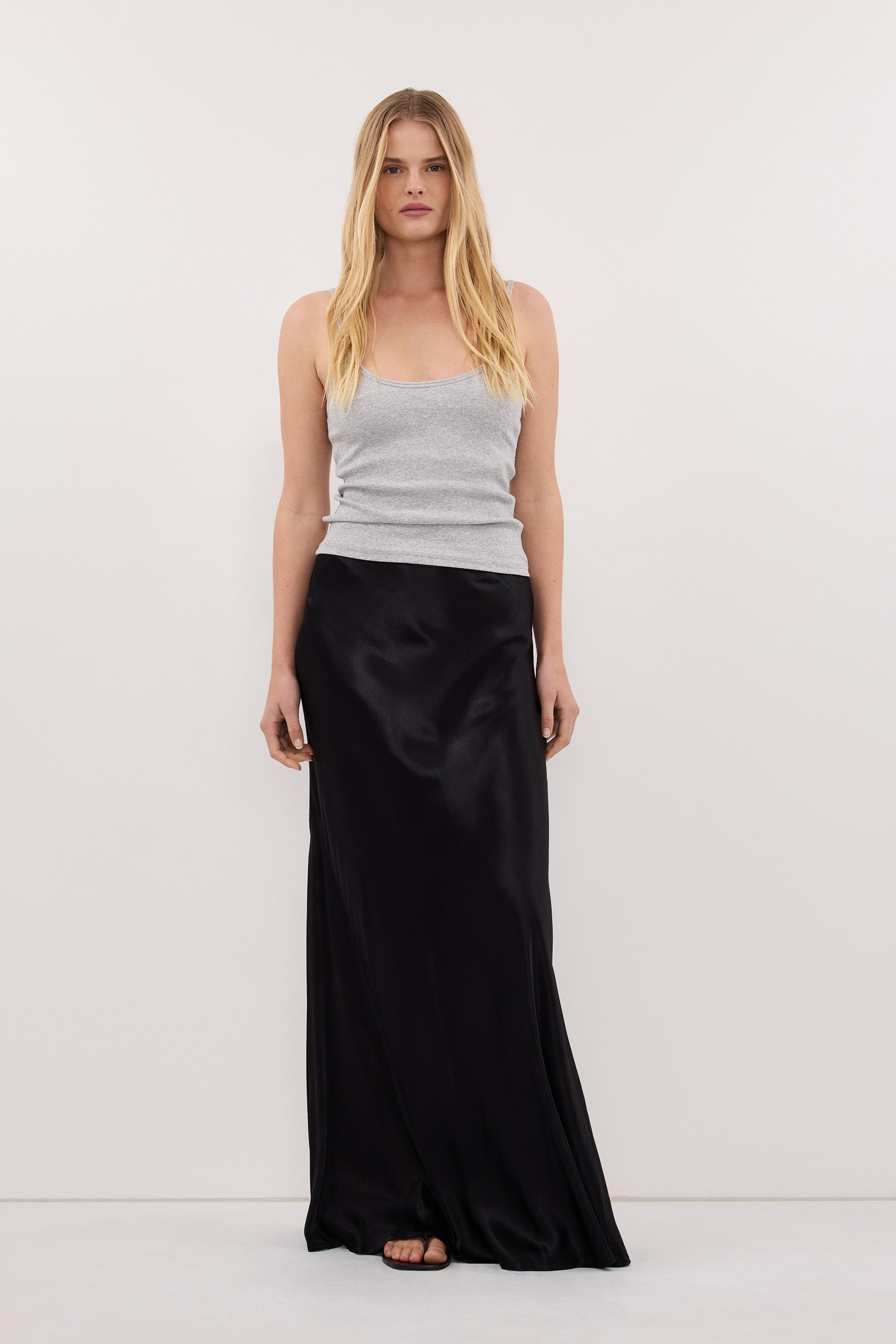 CHARLI BLACK SATIN MAXI SKIRT – DISSH