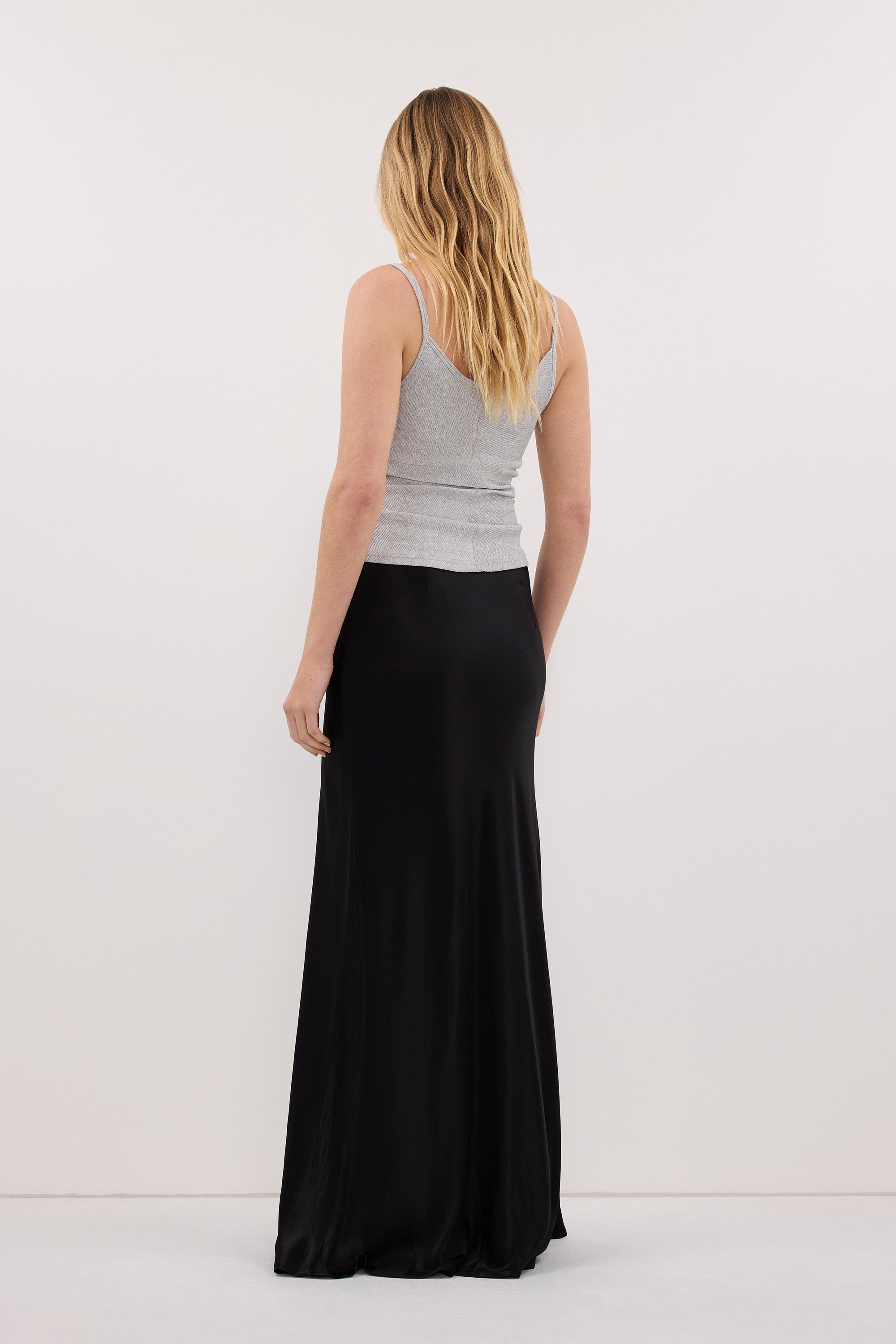 CHARLI BLACK SATIN MAXI SKIRT – DISSH