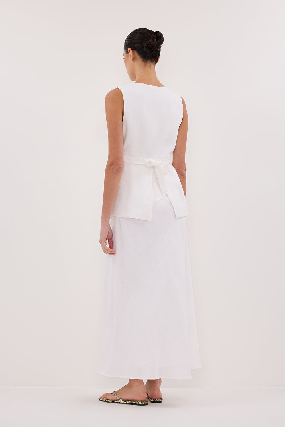 【deres】 linen skirt サイズ 1T WHITE The Mini Skirt in Stretch Linen | White – Everlane