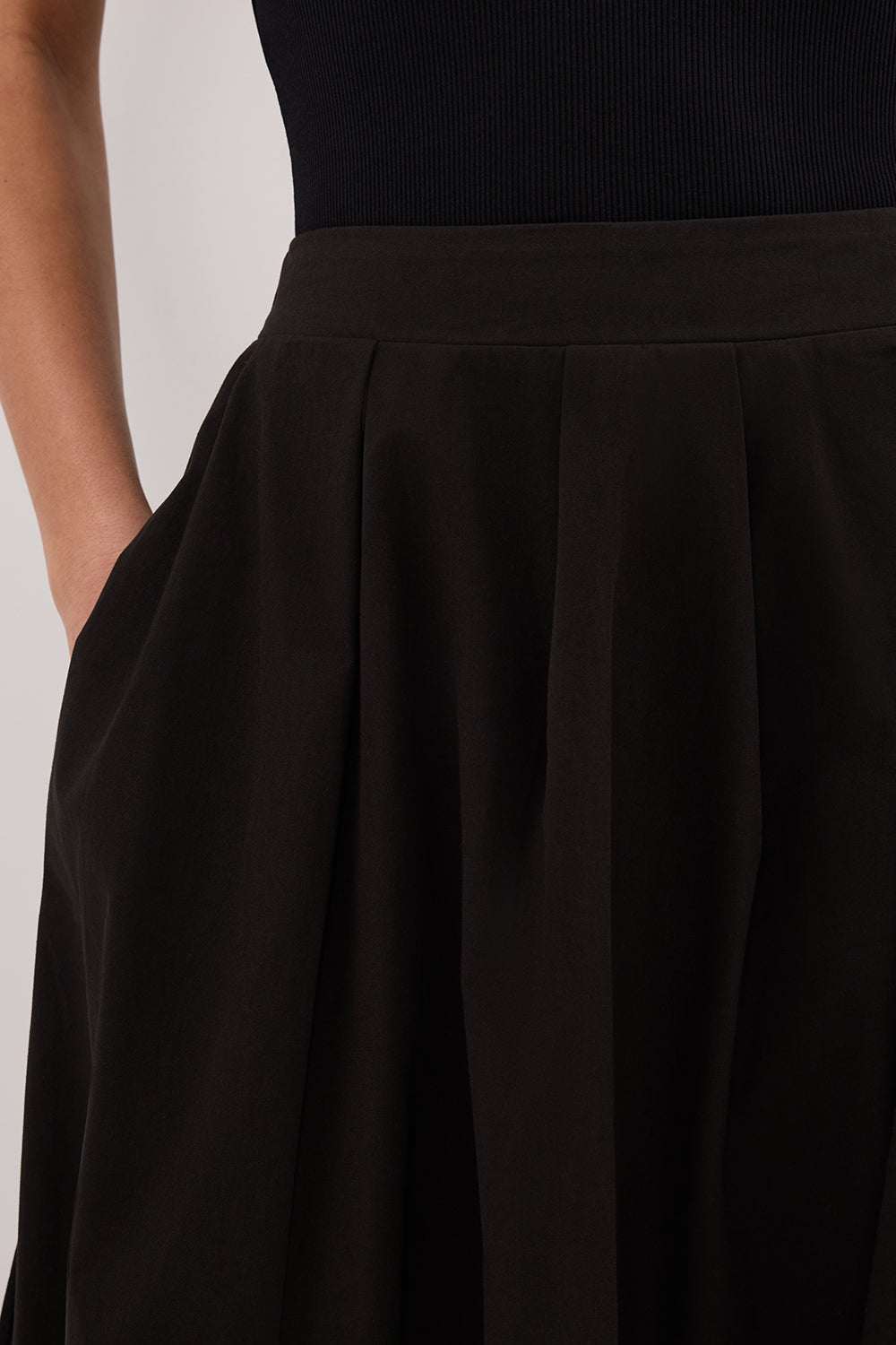 CONAGH BLACK POPLIN MIDI SKIRT | Dissh