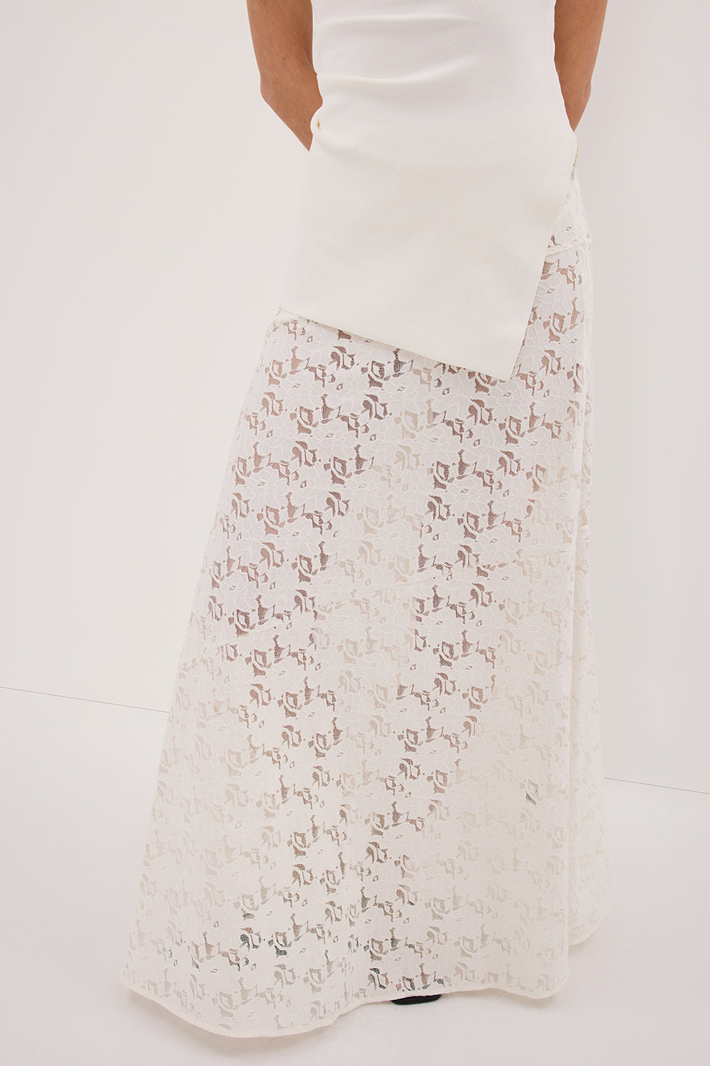 LOULA WHITE LACE SKIRT
