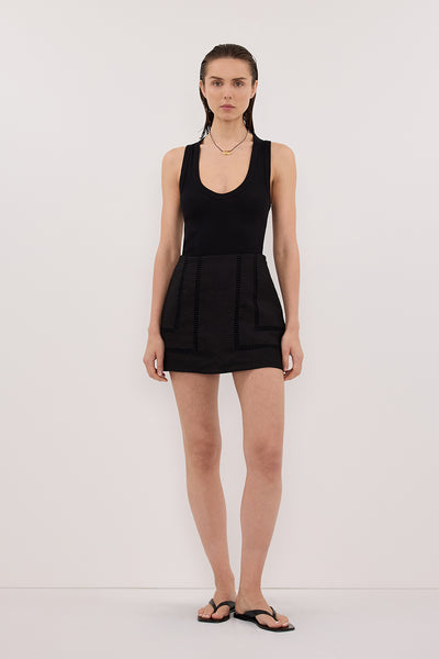 Stas wearing LINDSAY BLACK LINEN SKORT