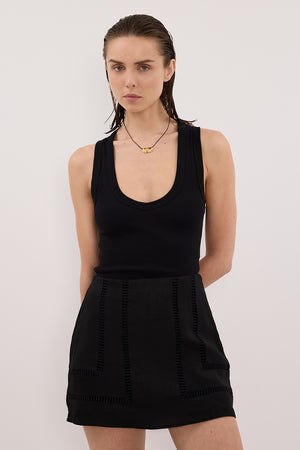 LINDSAY BLACK LINEN SKORT