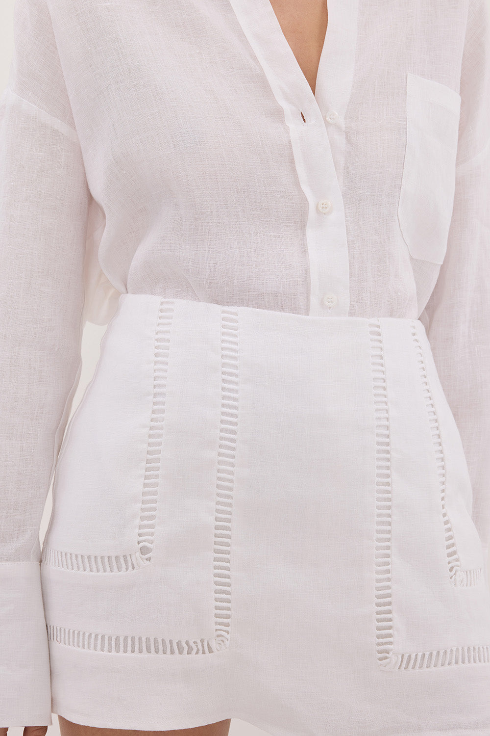 LINDSAY WHITE LINEN SKORT
