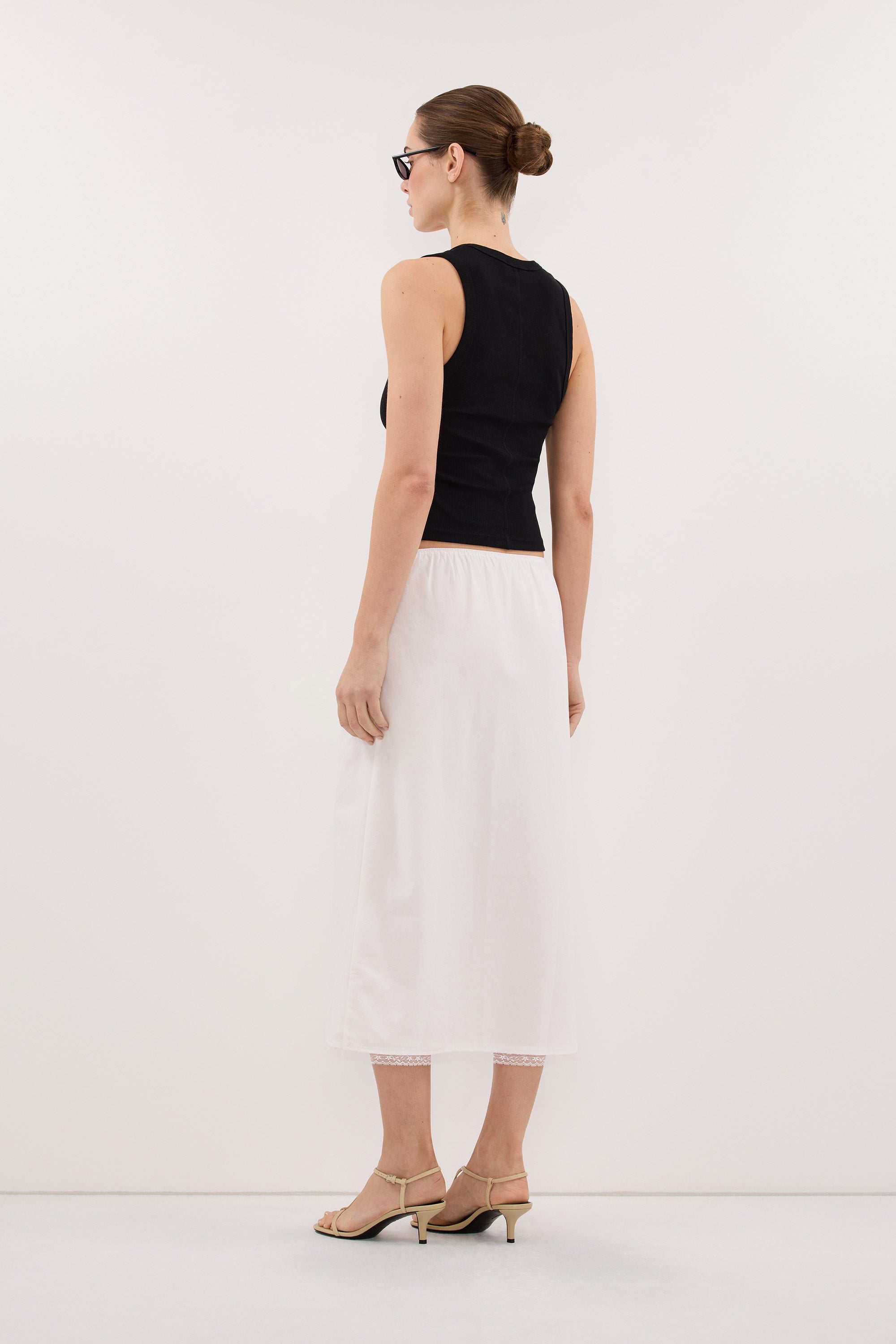 ROSIN WHITE KNEE LENGTH SKIRT