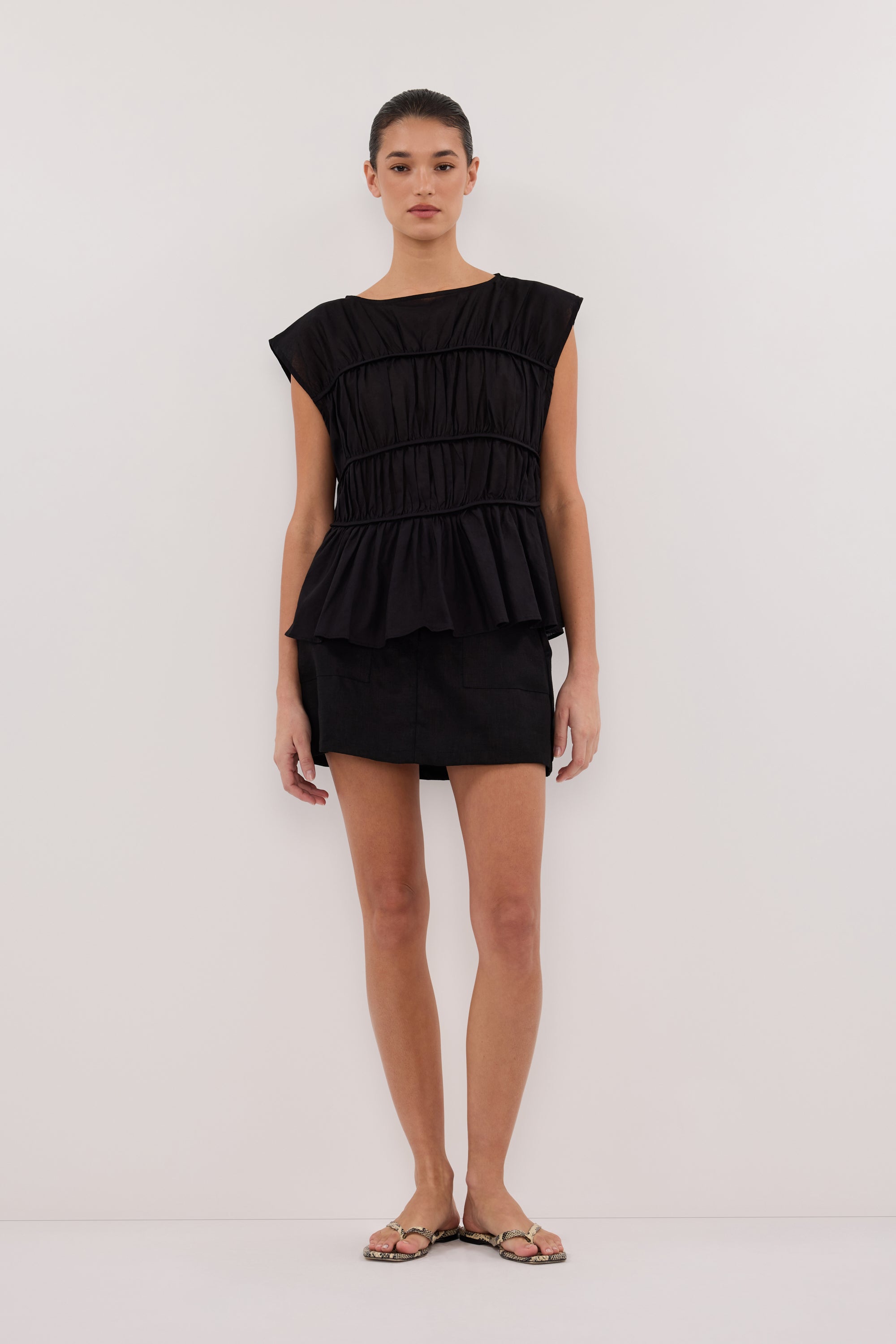 EVA BLACK LINEN SKORT