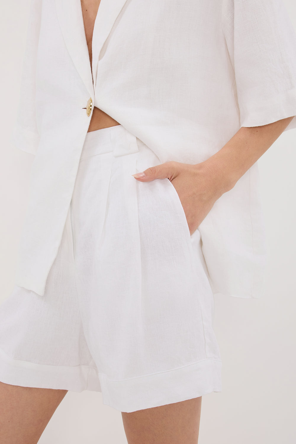 ALONDRA WHITE LINEN SHORT