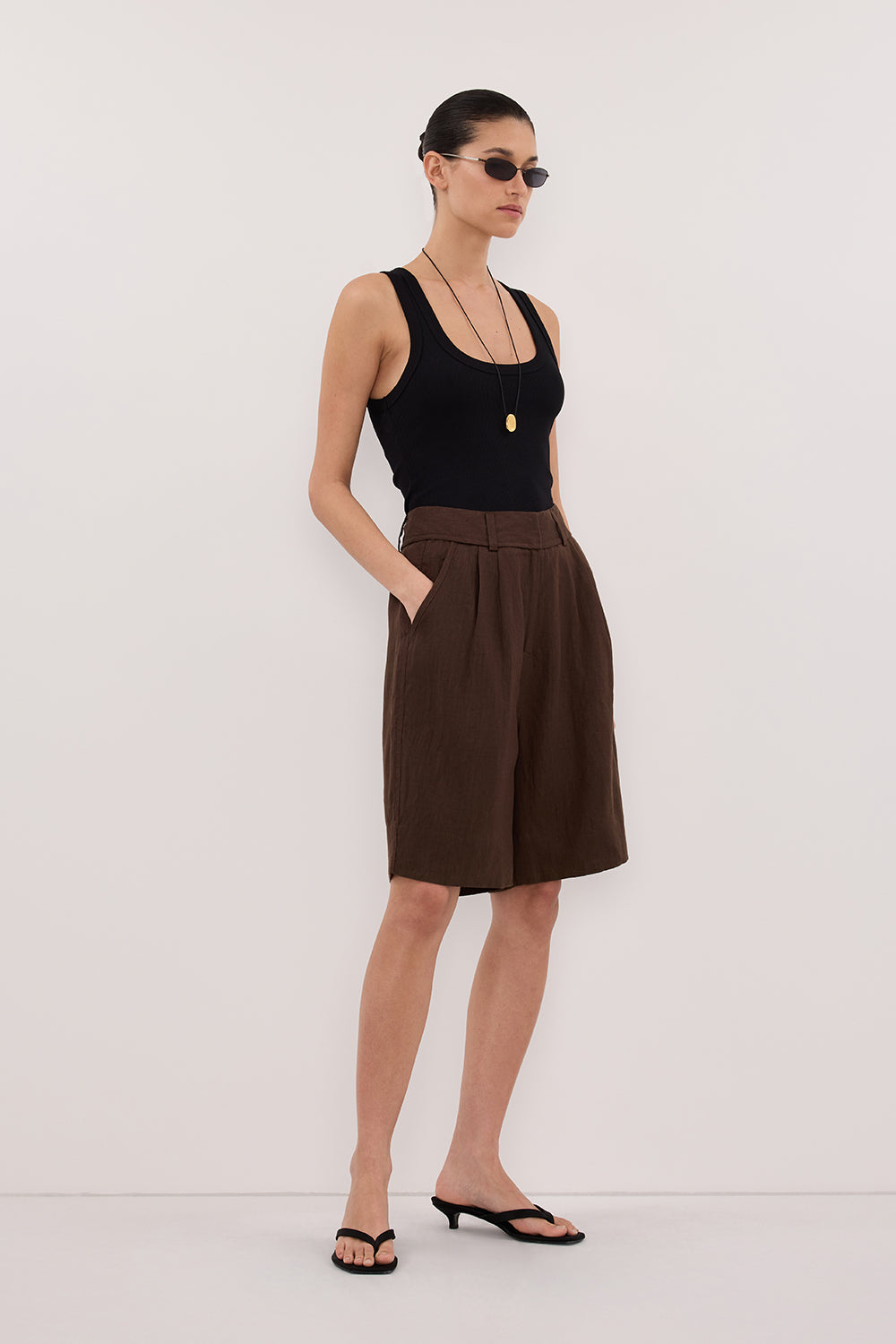 KAYLA BITTER CHOC LINEN BERMUDA SHORT