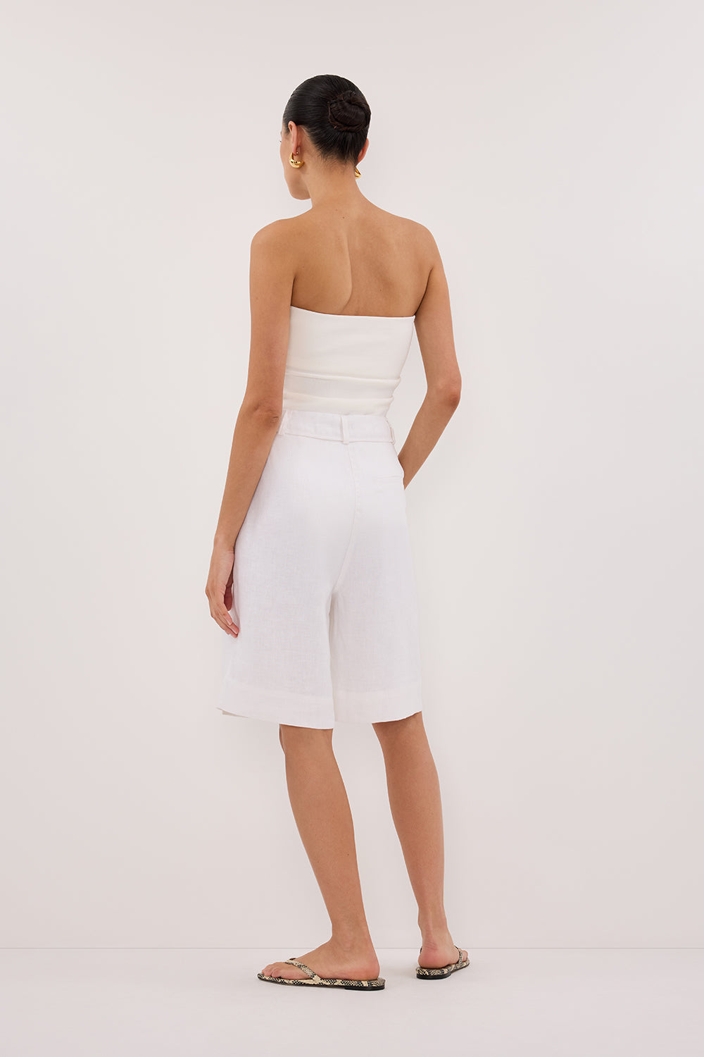 KAYLA WHITE LINEN BERMUDA SHORT