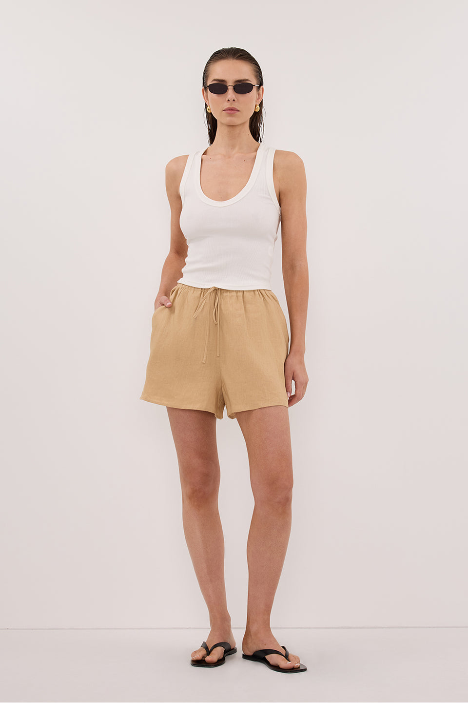 LUNE TAN LINEN SHORT
