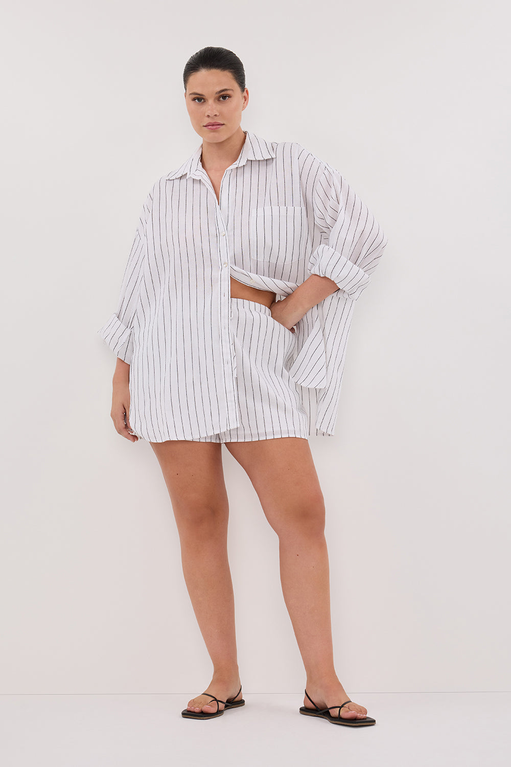 OLLIE WHITE STRIPE SHORT