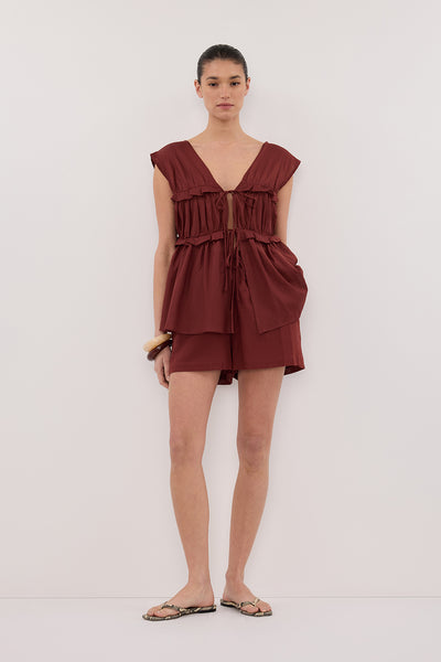 Aude wearing QUINN SAHARA LINEN SHORT