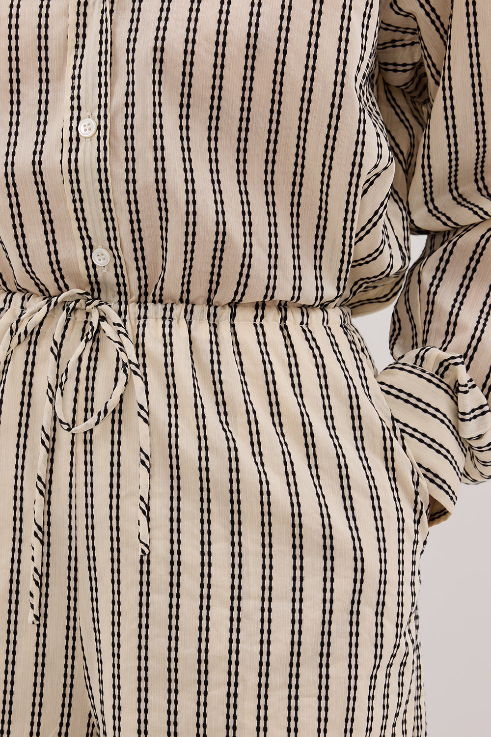 ELLIE CREAM STRIPE DRAWSTRING SHORTS