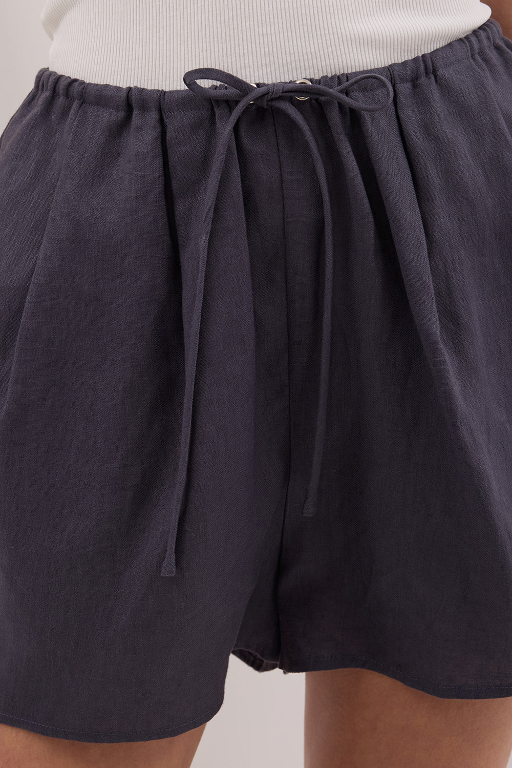 CARLA WASHED INDIGO LINEN SHORT
