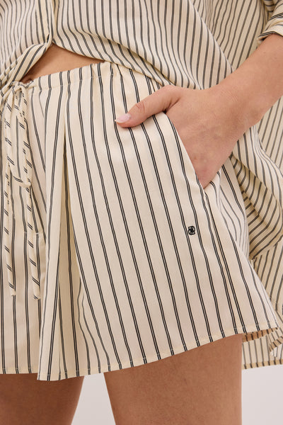 Jasmine wearing SABLE CREAM SILK BLEND SHORT