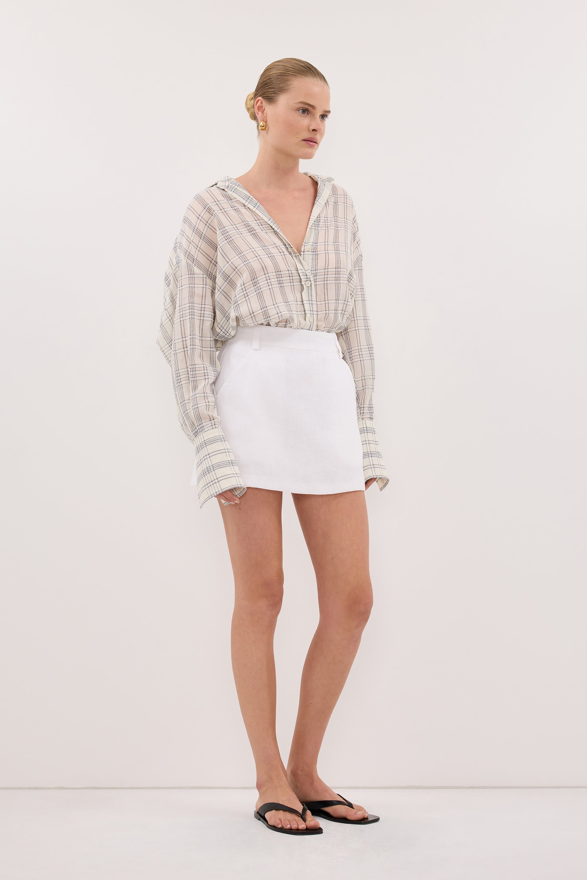 EVIE WHITE LINEN SKORT