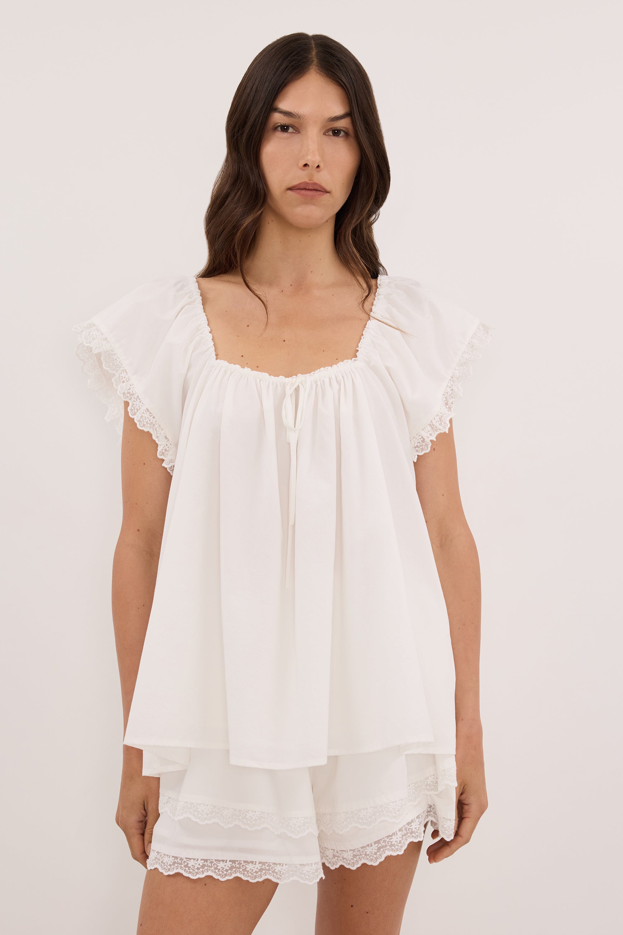 VEDA WHITE LACE SHORT