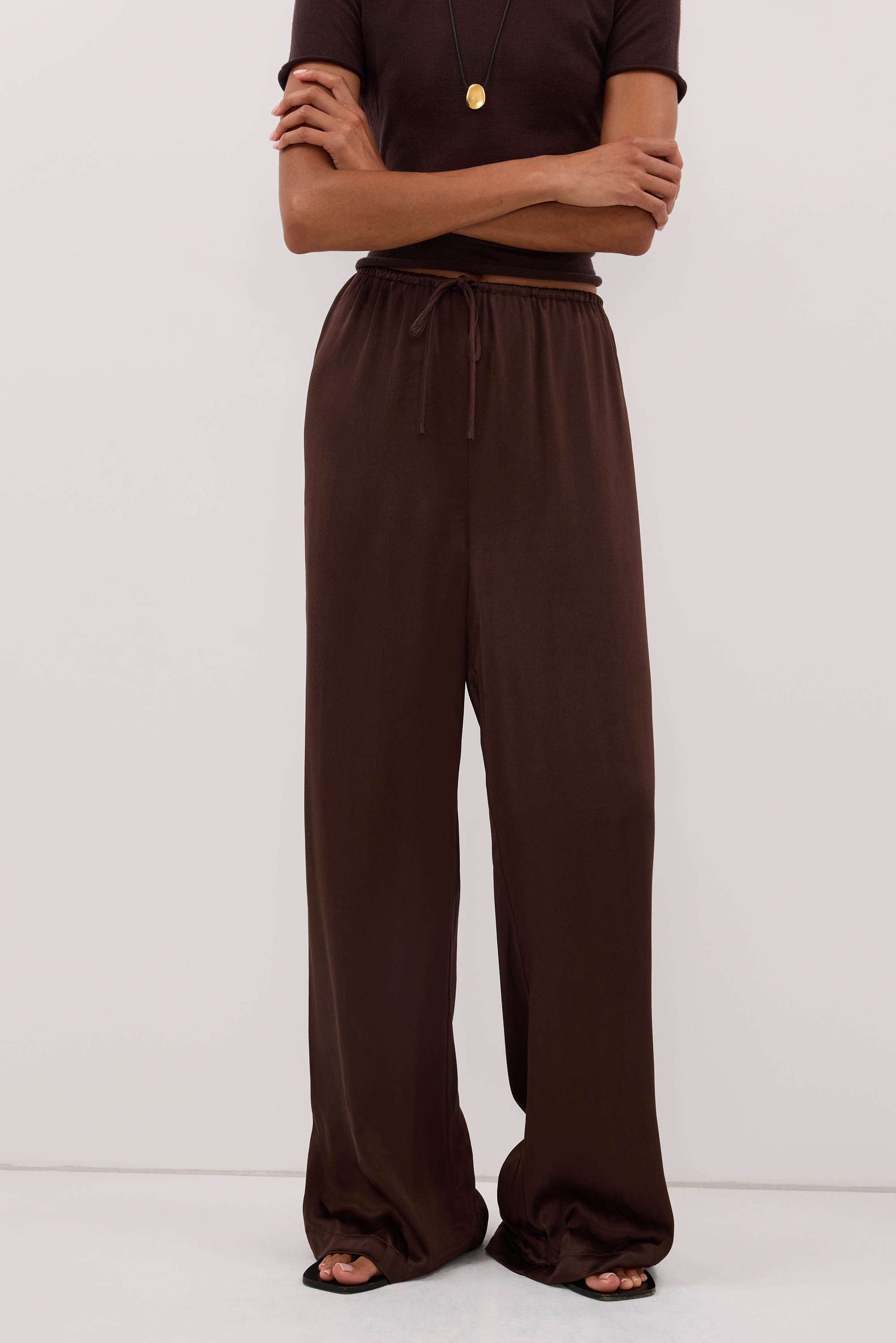 MYA BITTER CHOC SATIN PANT – DISSH
