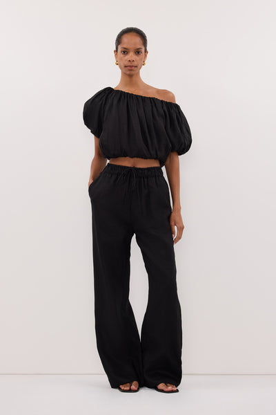 Kristen wearing NOA BLACK LINEN PANT