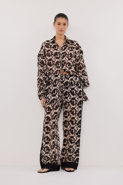 Aude wearing MAUI BITTER CHOC RAMIE PANT