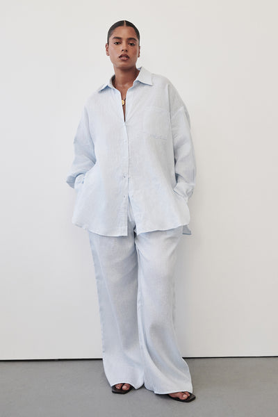 Amanda wearing ELLIS ICE BLUE LINEN PANT