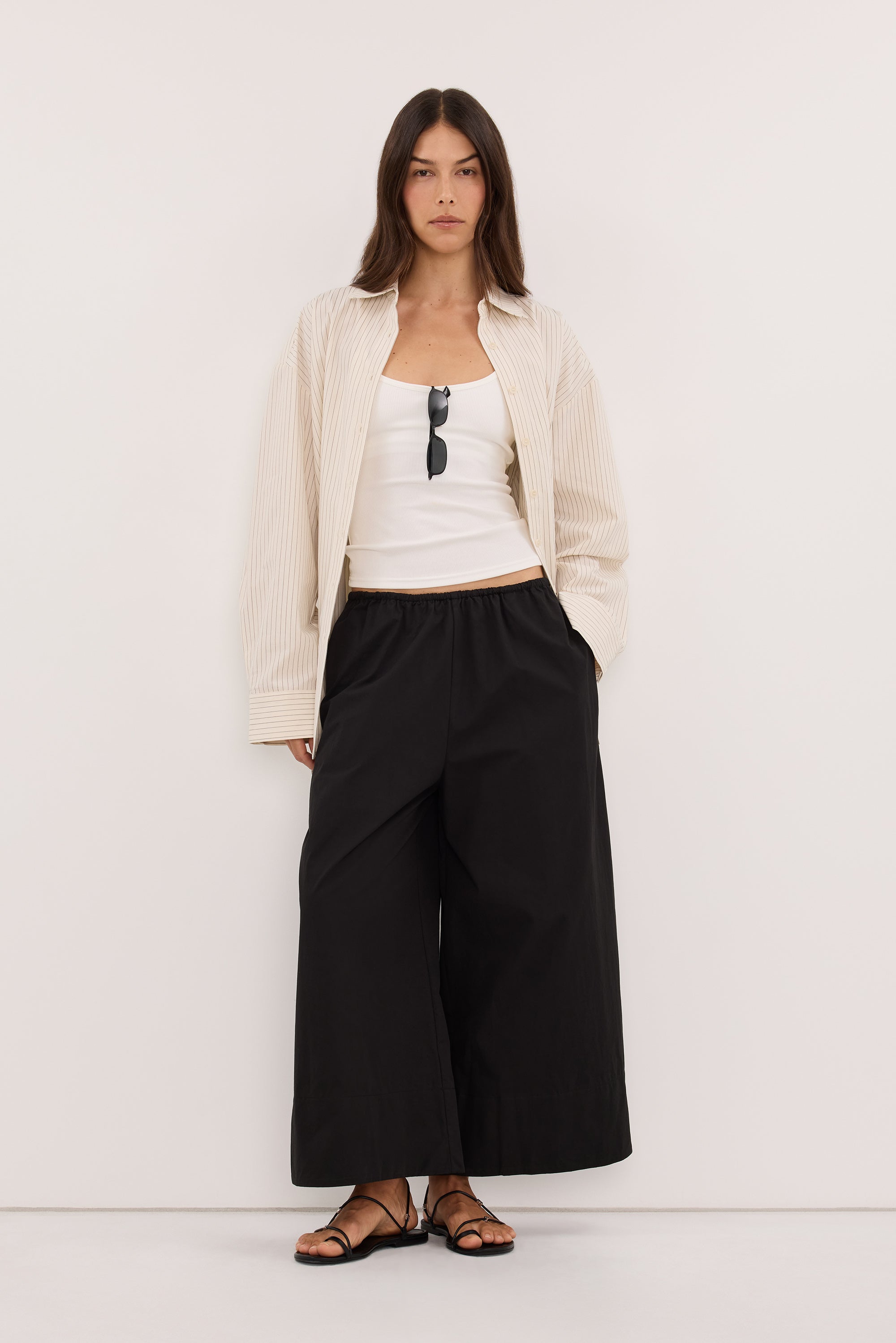 OLIVRA BLACK COTTON CROPPED PANT – DISSH
