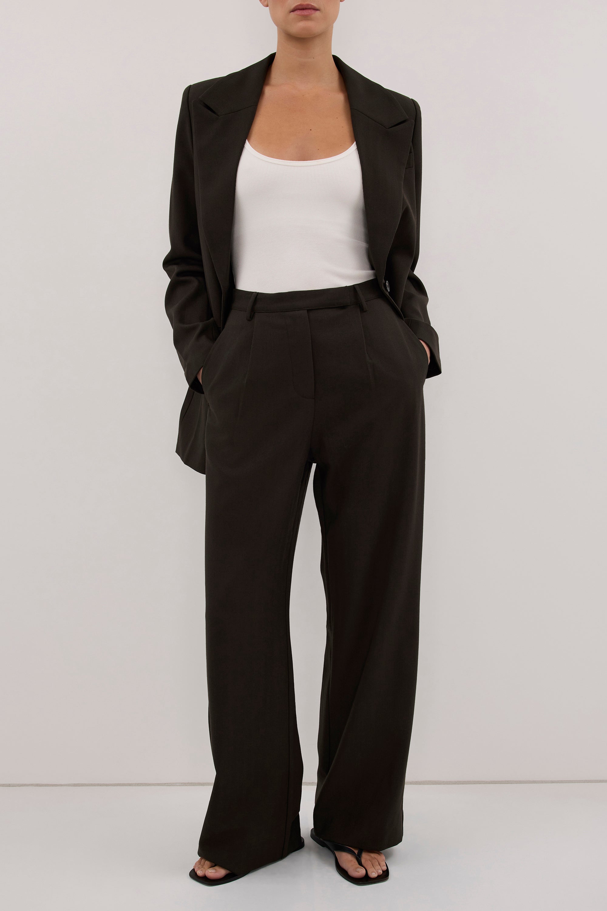 NOA BLACK OLIVE TAILORED PANT