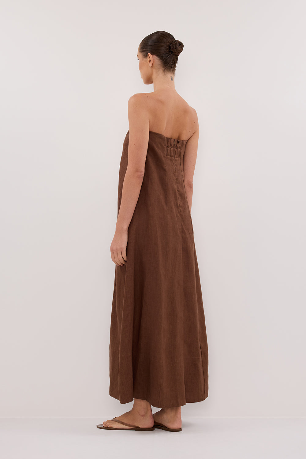 KINSLEY FONDANT LINEN STRAPLESS MIDI DRESS