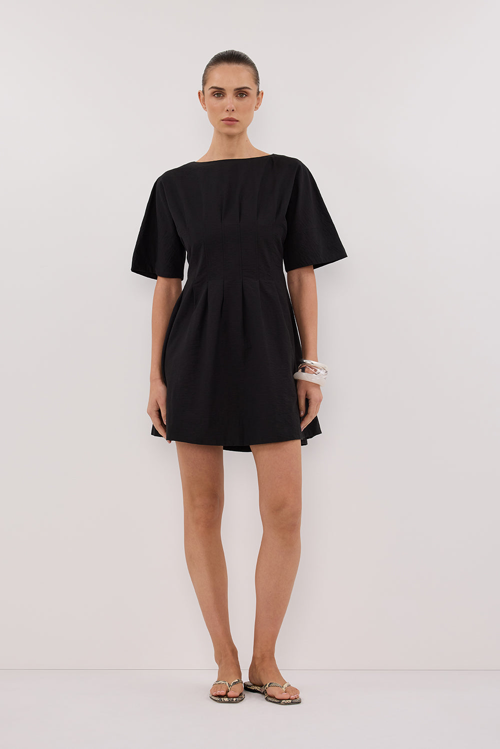 DAPHNE BLACK SLEEVED MINI DRESS – DISSH