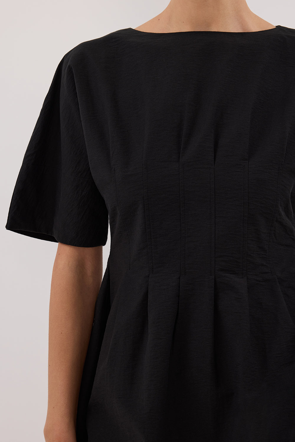 DAPHNE BLACK SLEEVED MINI DRESS