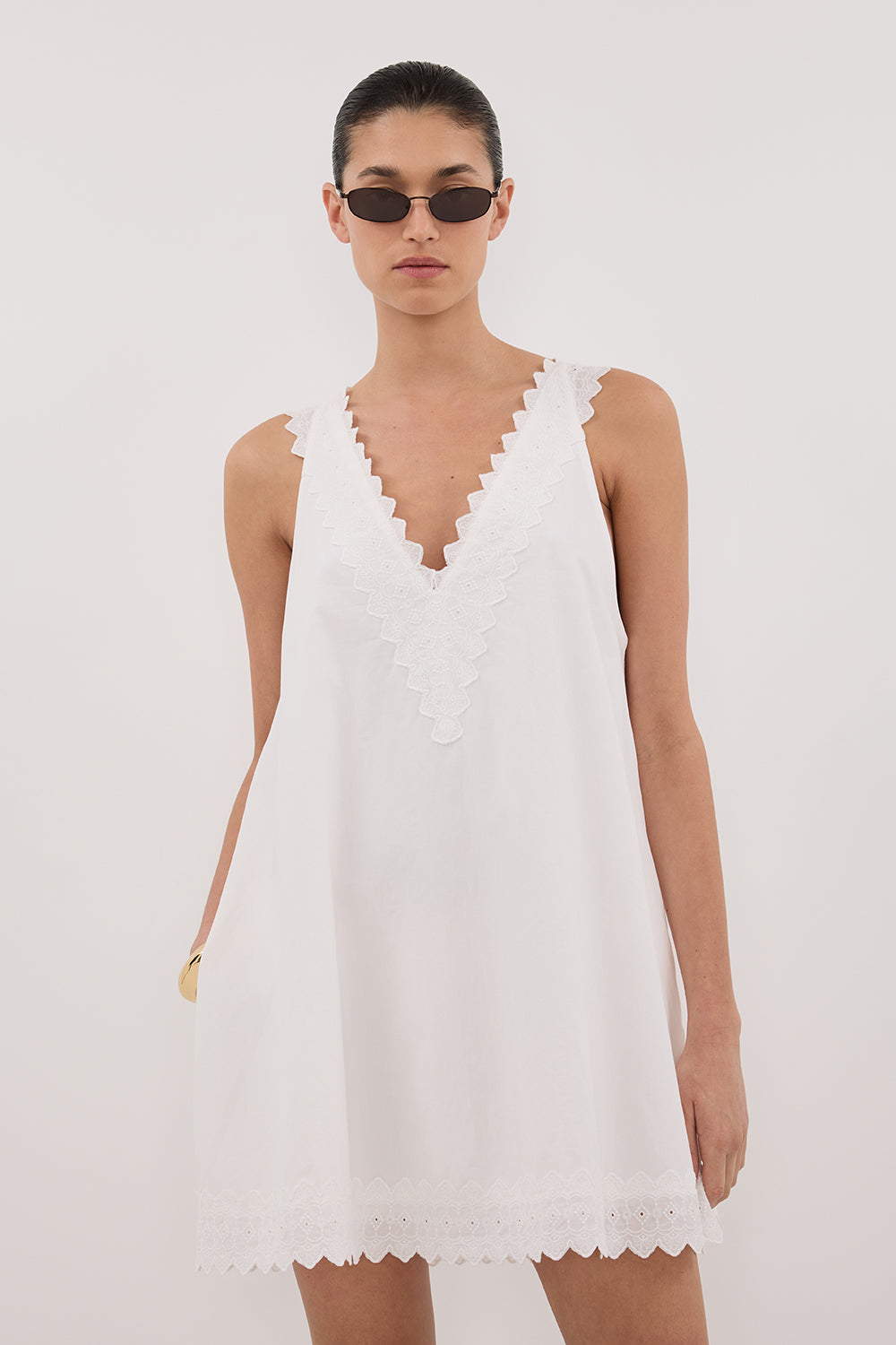 ANNABEL WHITE SLEEVELESS V NECK MINI DRESS