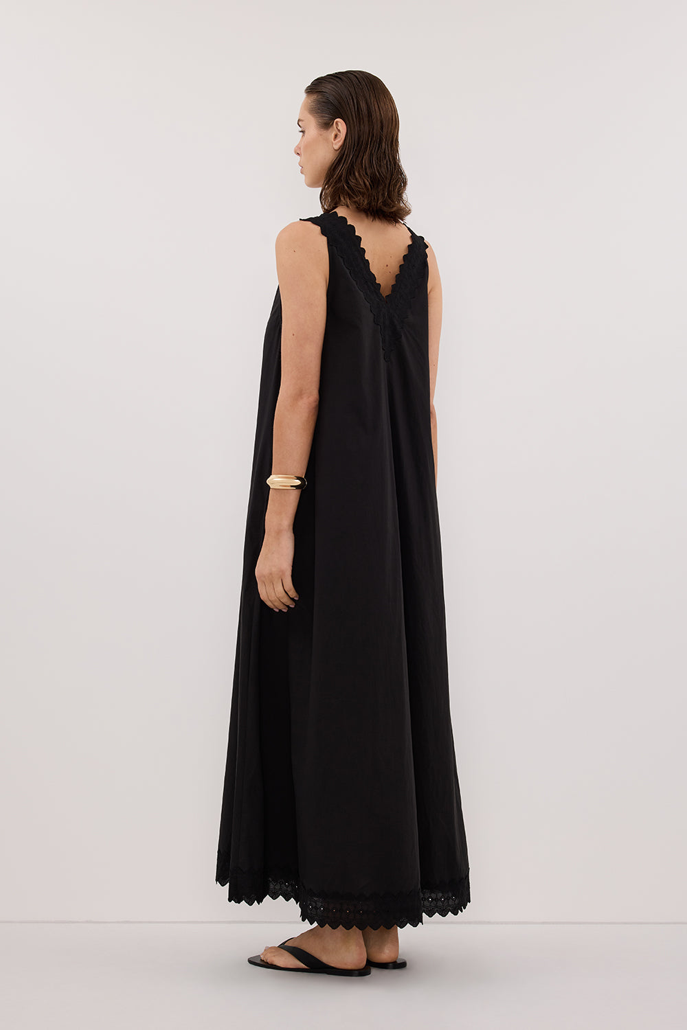 ANNABEL BLACK SLEEVELESS V NECK MIDI DRESS