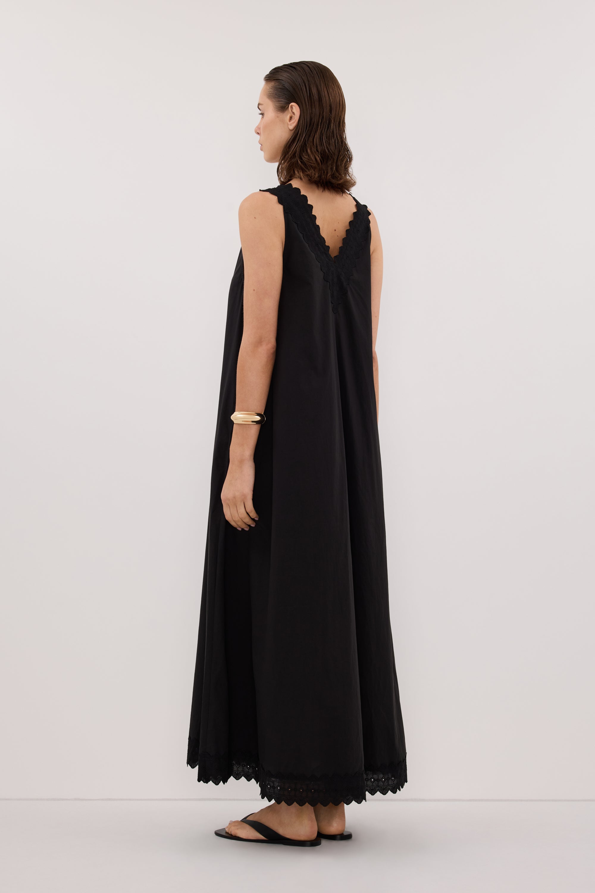 ANNABEL BLACK SLEEVELESS V NECK MIDI DRESS