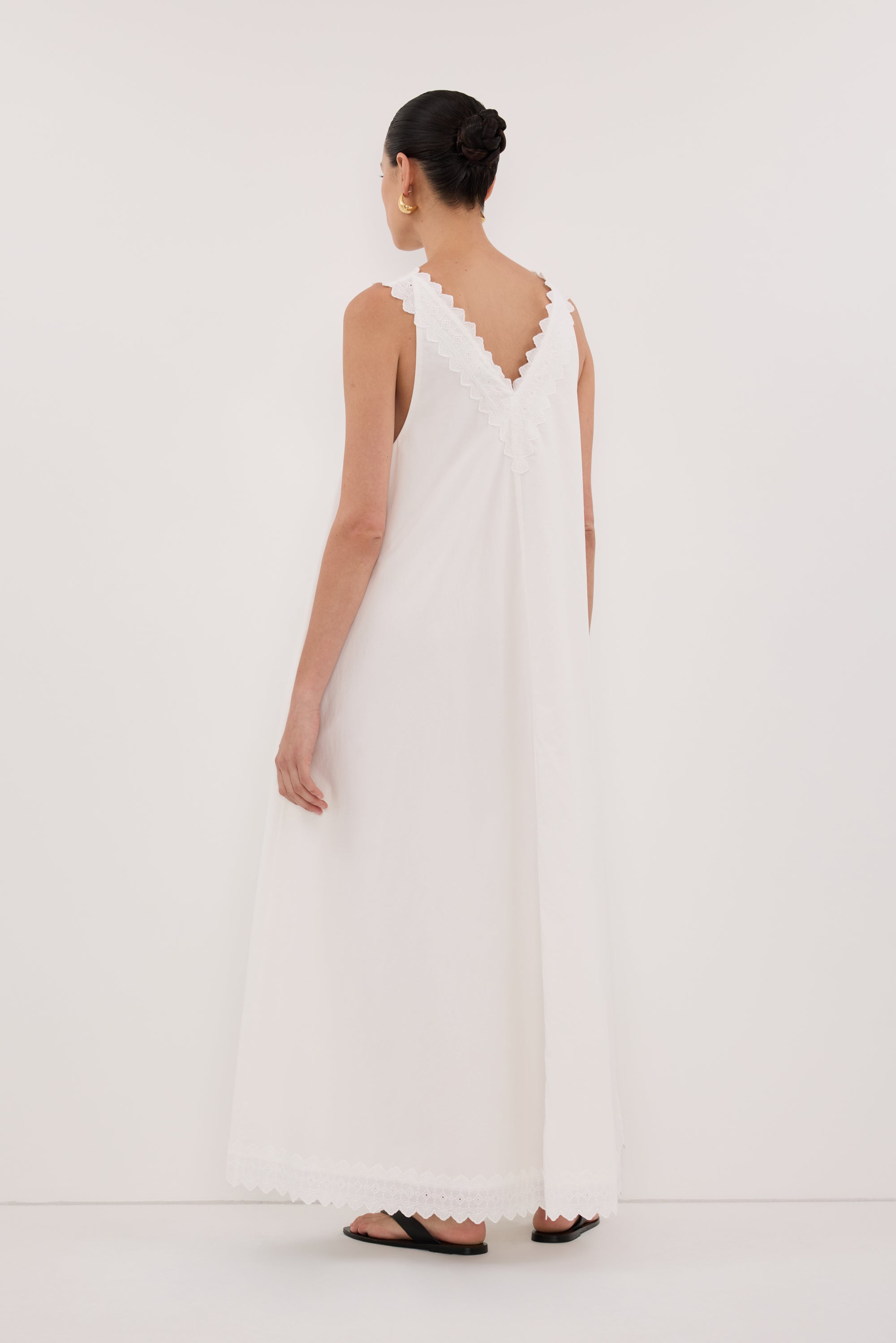 ANNABEL WHITE V NECK MIDI DRESS – DISSH