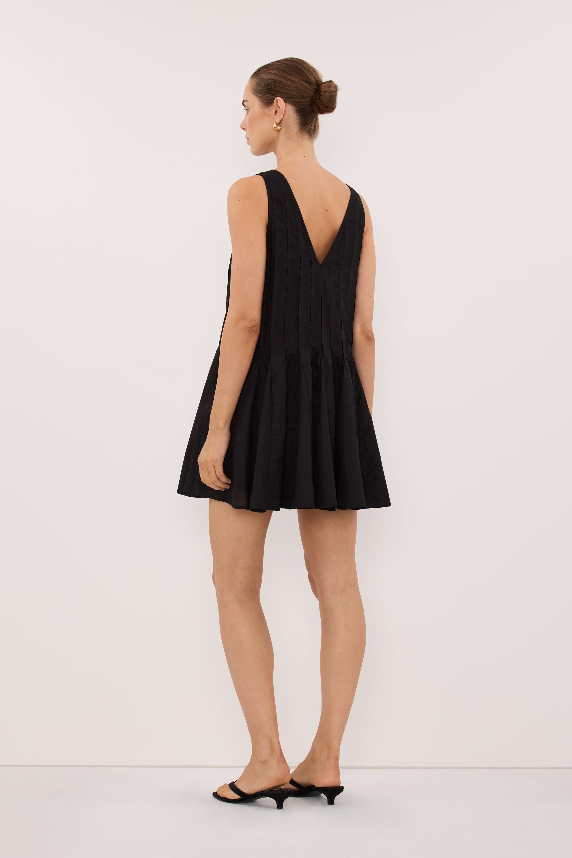 x line dress Alba V-Neck X-Line Floral Tea Dress main image 0
