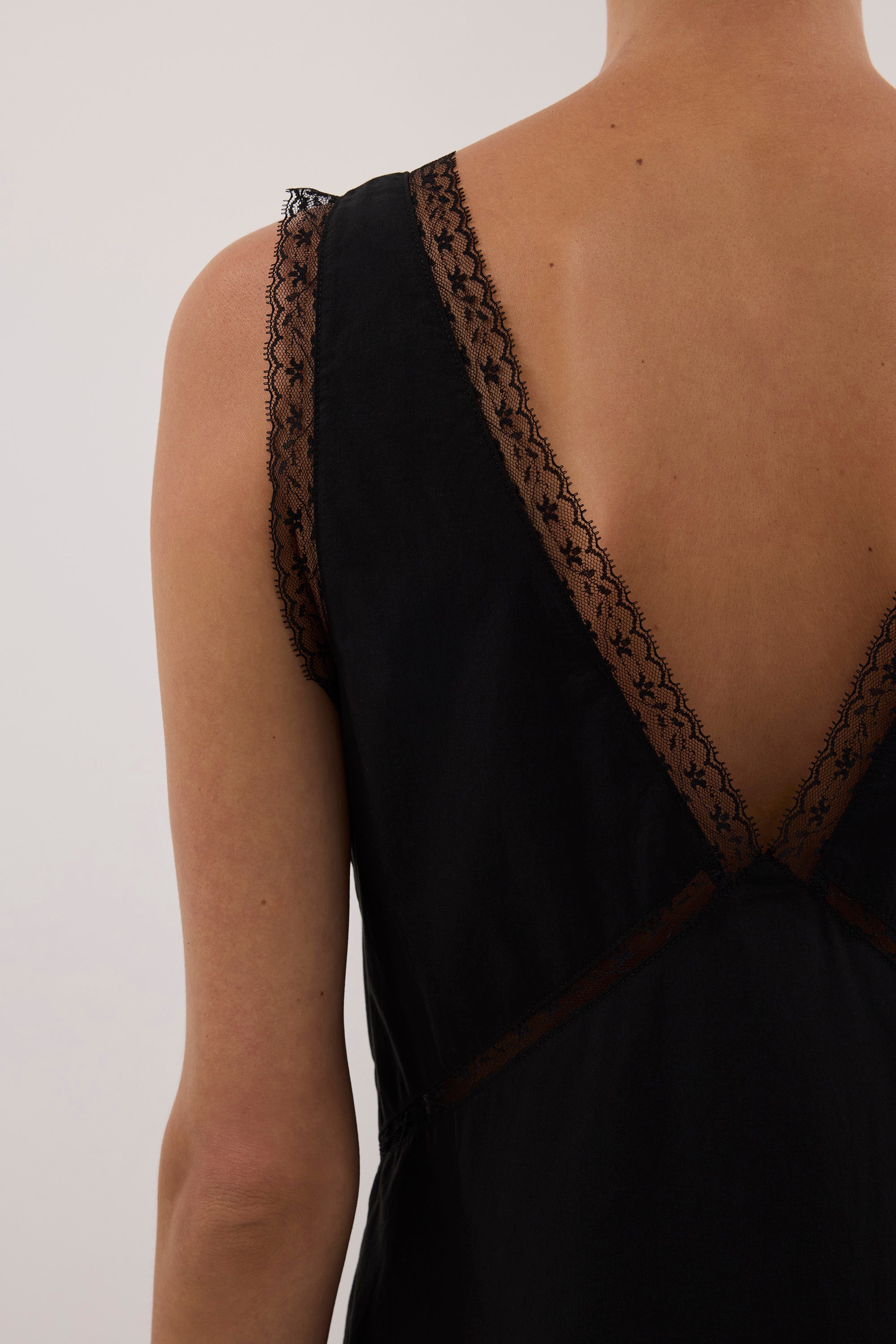 ROSIN BLACK LACE TRIM MIDI DRESS