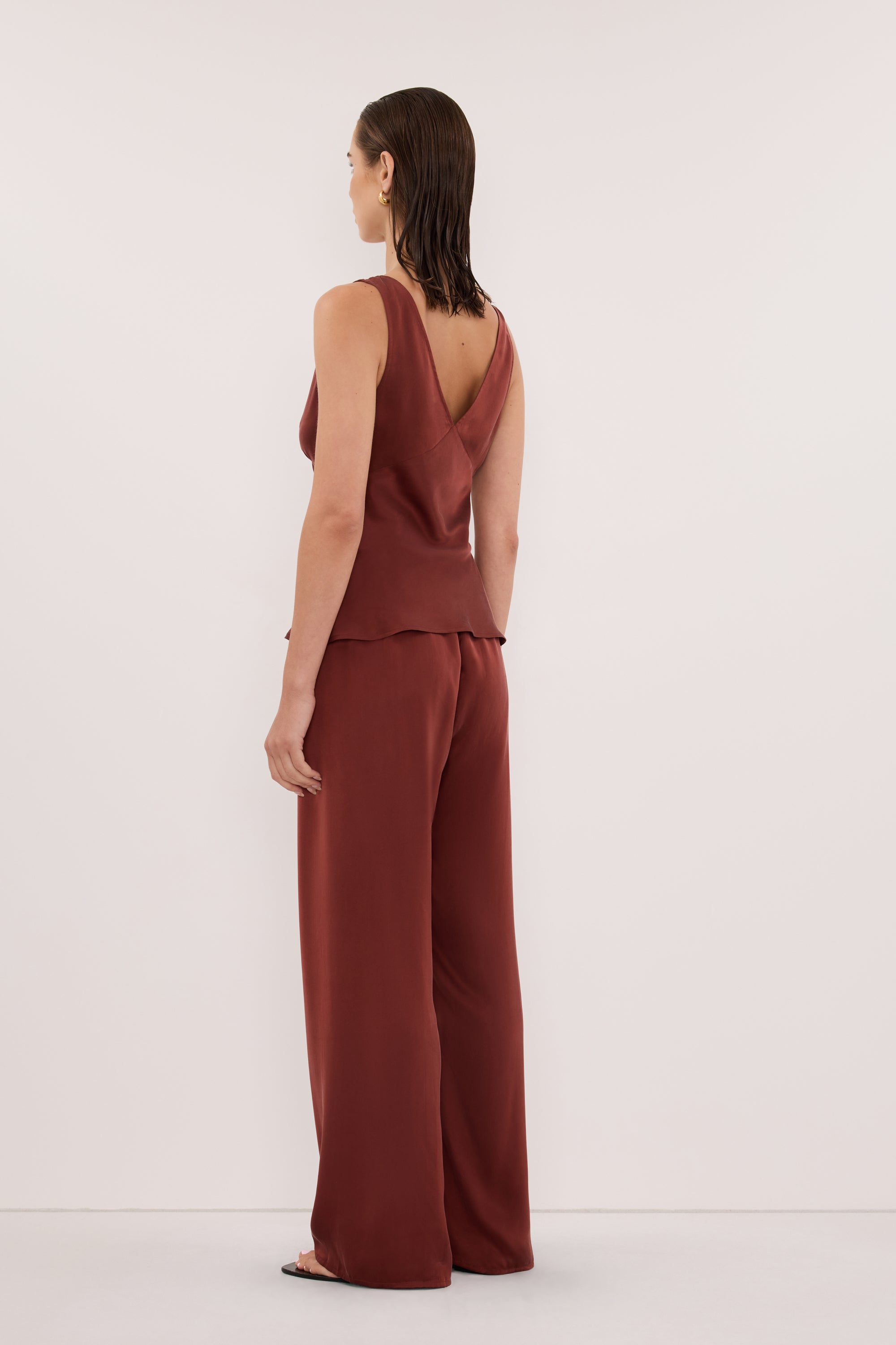 JORJA SAHARA SLEEVELESS SILK TOP