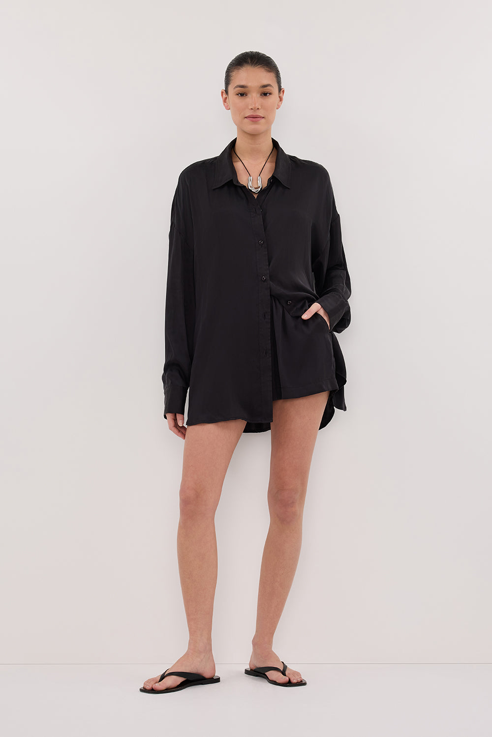 ISLA BLACK SILK SHORT