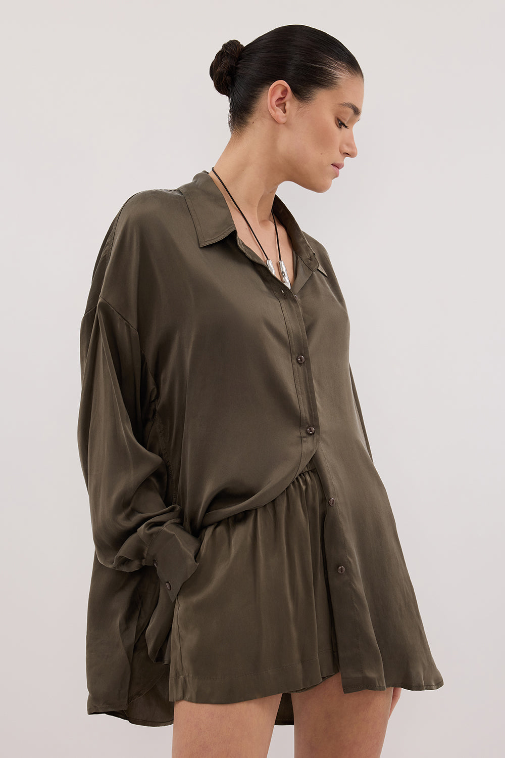 ISLA OLIVE SILK SHORT – DISSH