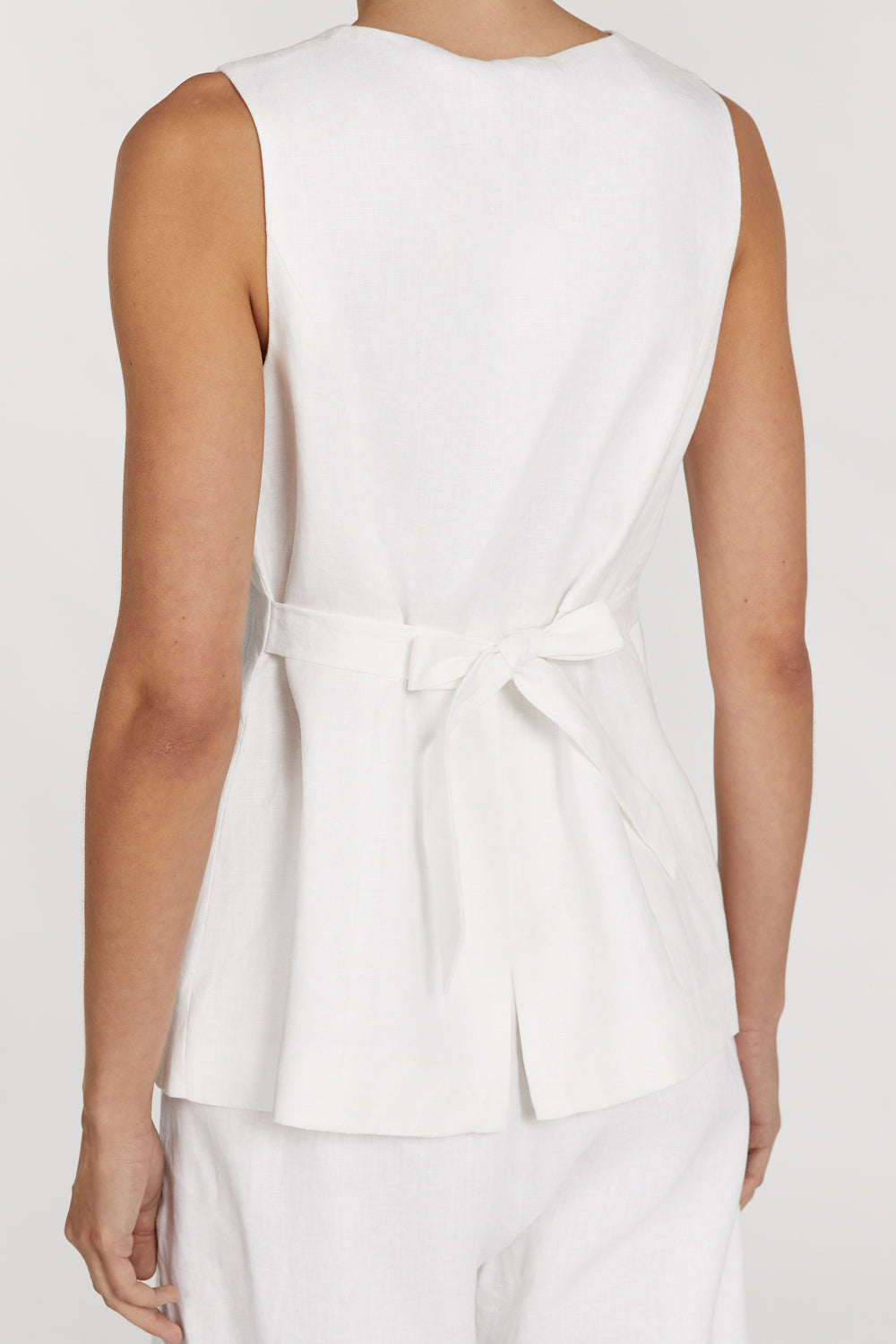 ALESSIA WHITE LINEN VEST