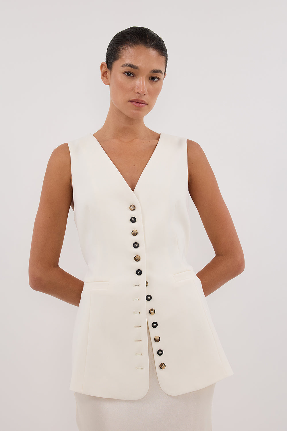 DEMI CREAM LONGLINE VEST
