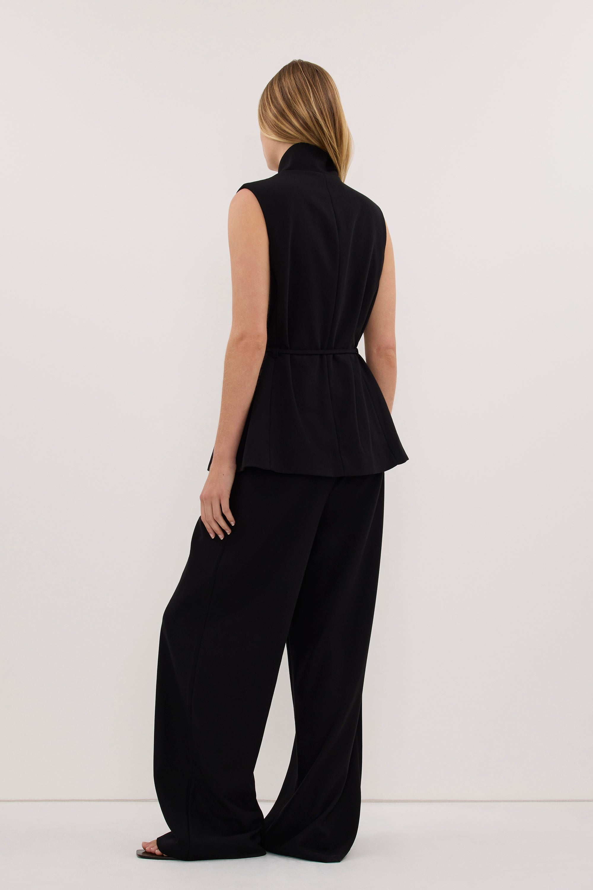 VIDA BLACK STAND COLLAR VEST TOP