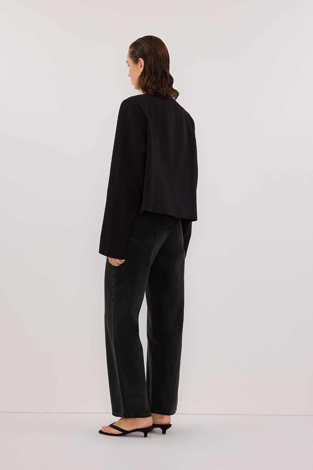 RYAN BLACK OVERSIZED CROPPED BLAZER