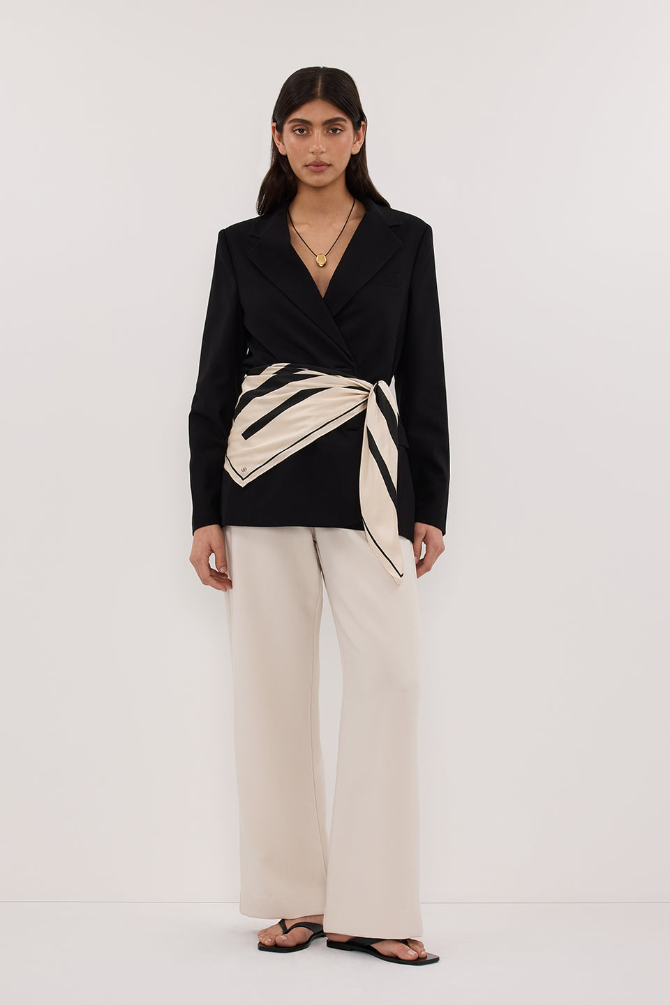 LIZA BLACK OVERSIZED BLAZER