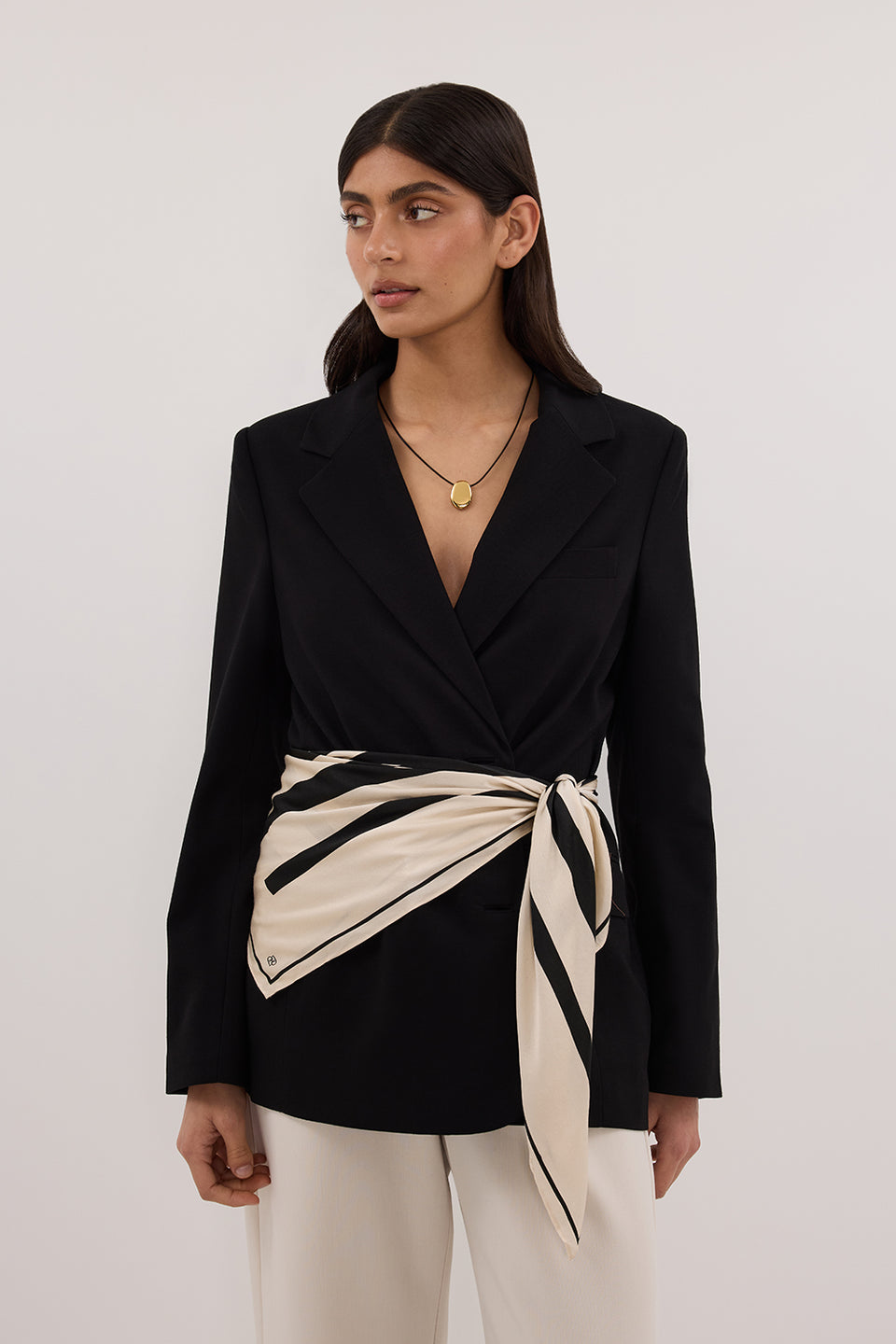 LIZA BLACK OVERSIZED BLAZER