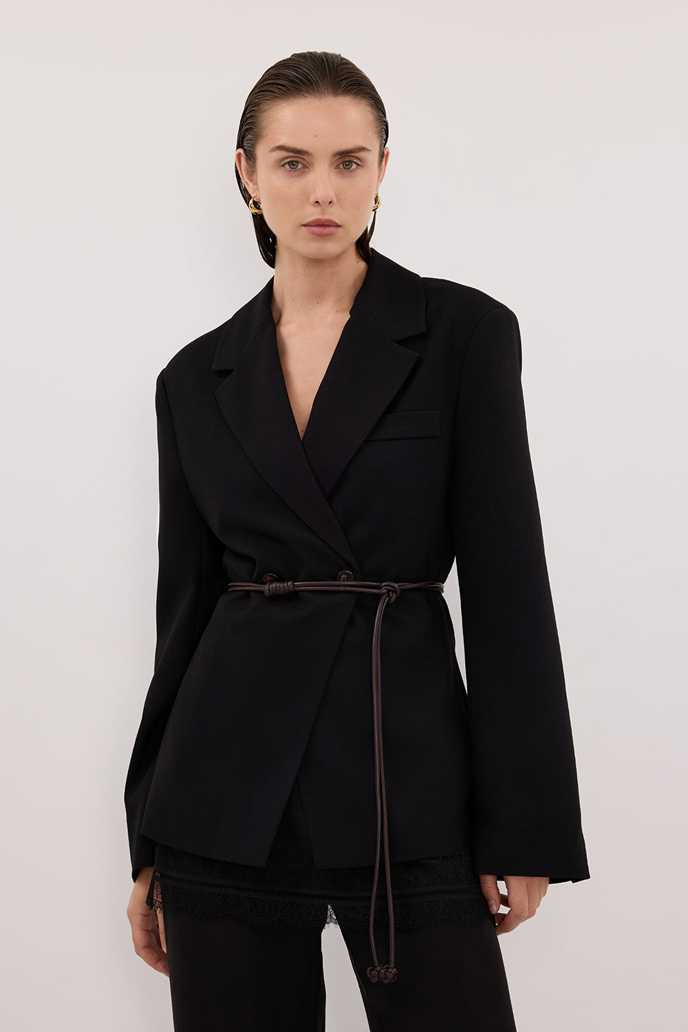 SURI BLACK CINCHED BLAZER