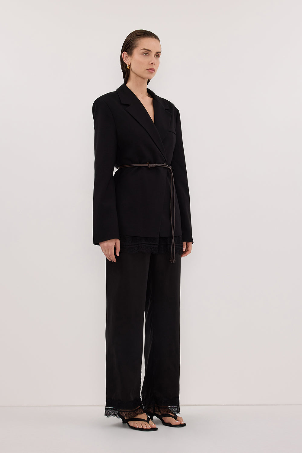 SURI BLACK CINCHED BLAZER