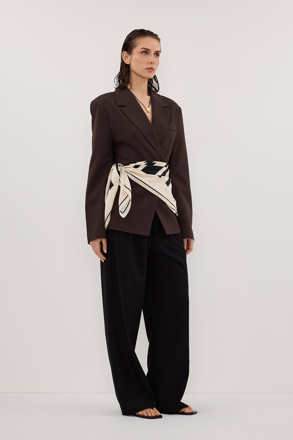 SURI ESPRESSO CINCHED BLAZER