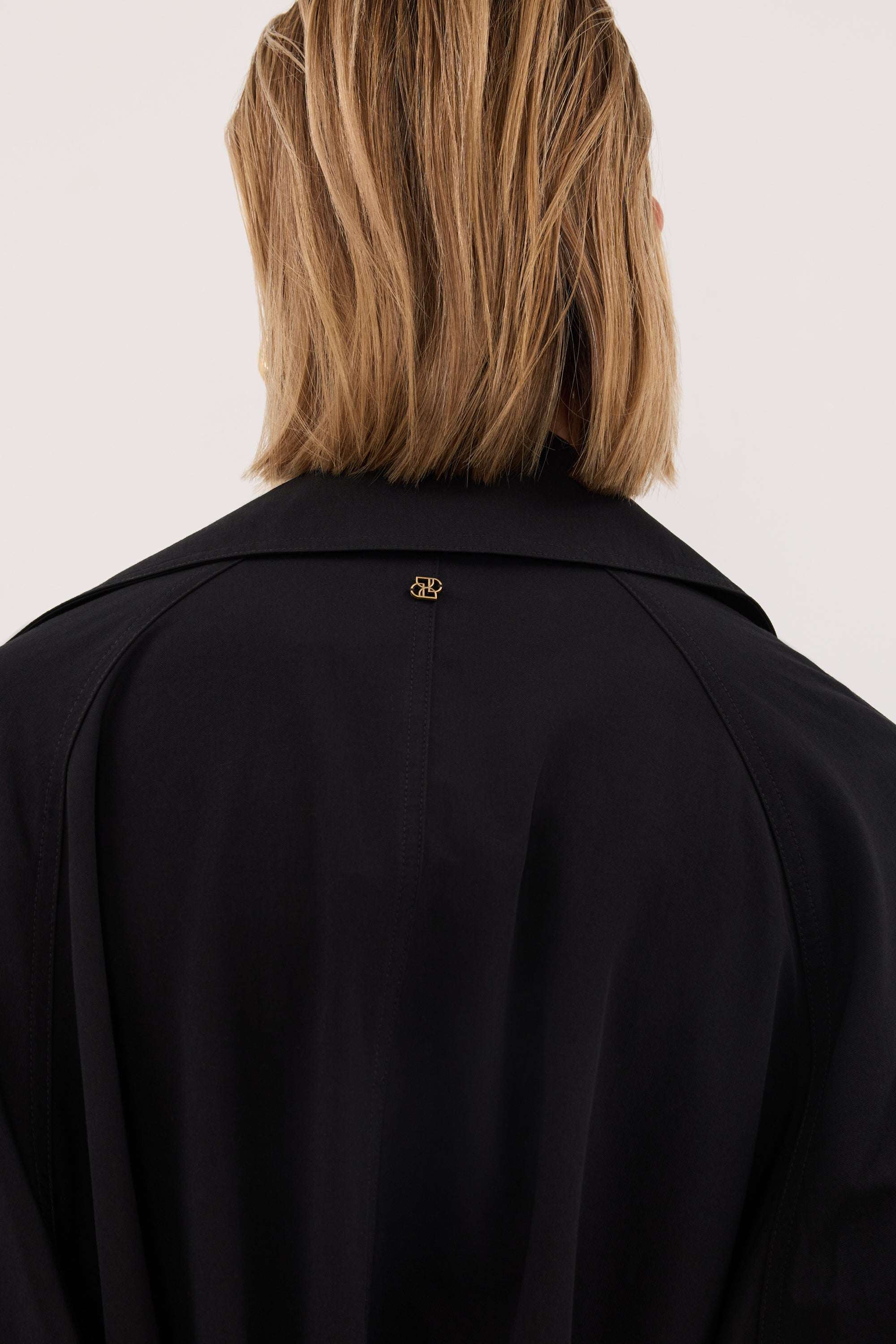 NINA BLACK LIGHTWEIGHT TRENCH – DISSH