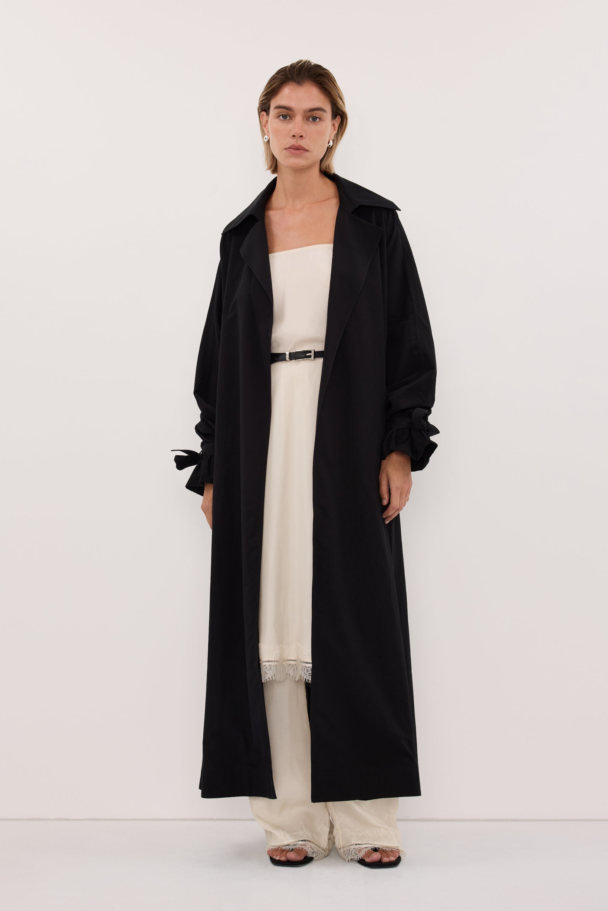 NINA BLACK LIGHTWEIGHT TRENCH – DISSH